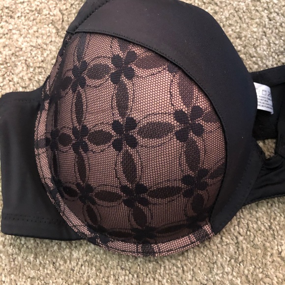42D bra - Picture 2 of 5